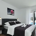 Vila Mariva Vir