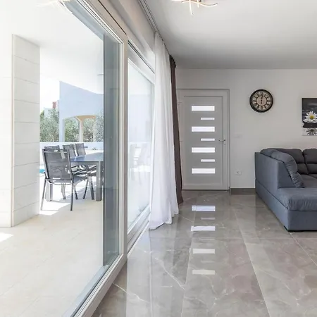 Mariva Villa