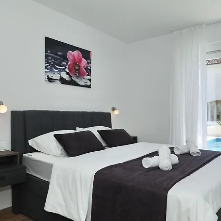 Mariva Villa Vir