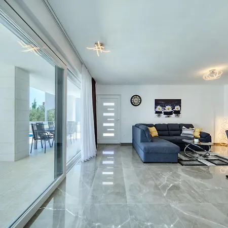 Mariva Villa