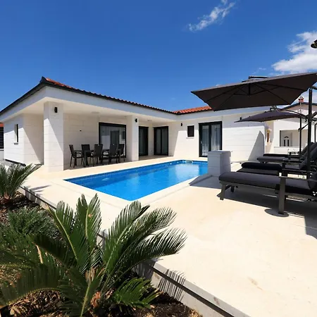 Mariva Villa *